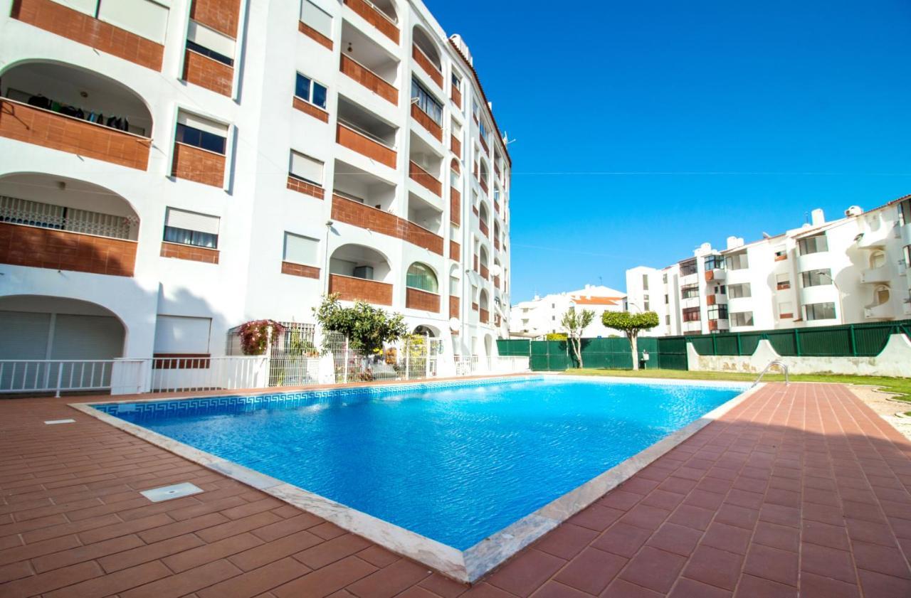Ocean View Apartment - Pool And Sea View & Albufeira Center Kültér fotó